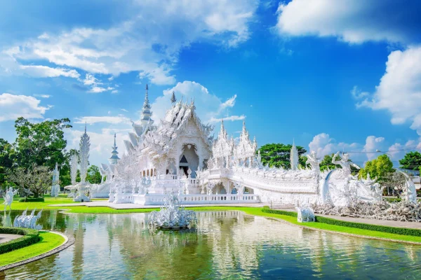 wat-rong-khun-temple-white-temple-chiang-rai-thailand_335224-970[1]